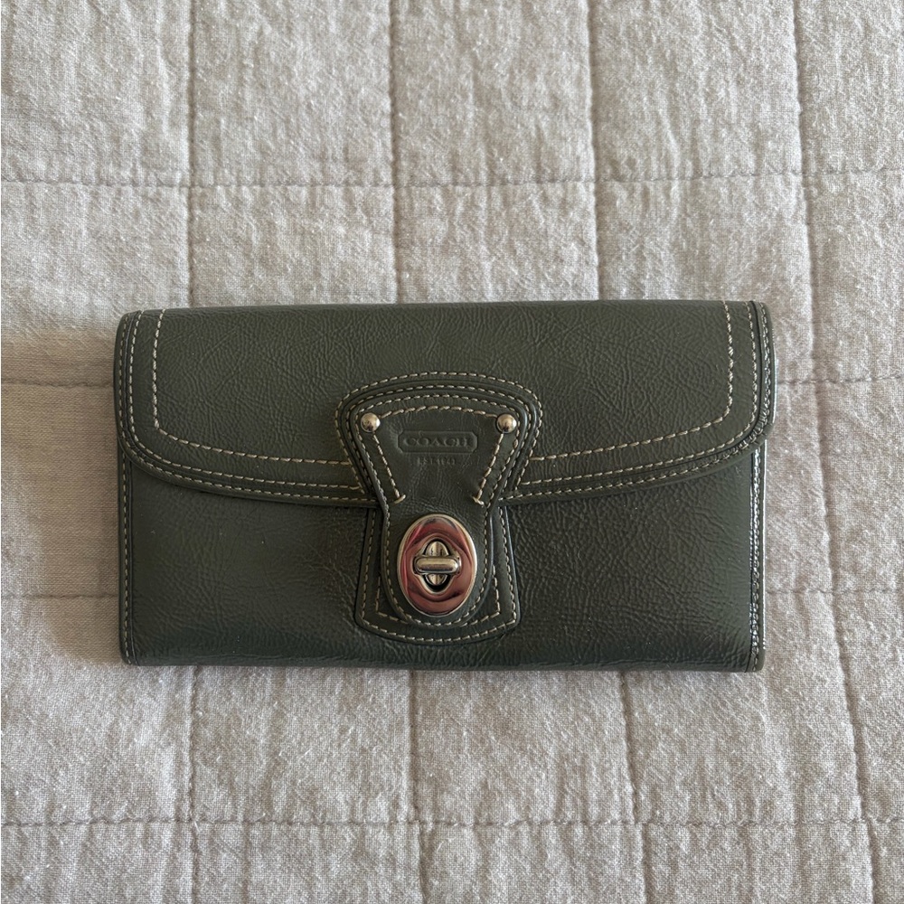 Coach Olive Green Leather Turnlock Wallet with Soft Pink Interior